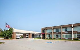 Clarion Hotel Highlander Conference Center Iowa City Ia